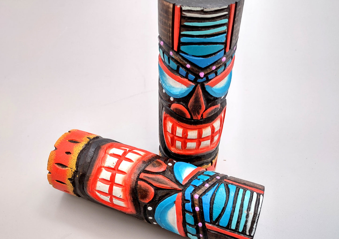 Painted Wooden Tiki Totem (1 pole approx. 6 inches tall) A fun unique touch of colorful Island table décor!