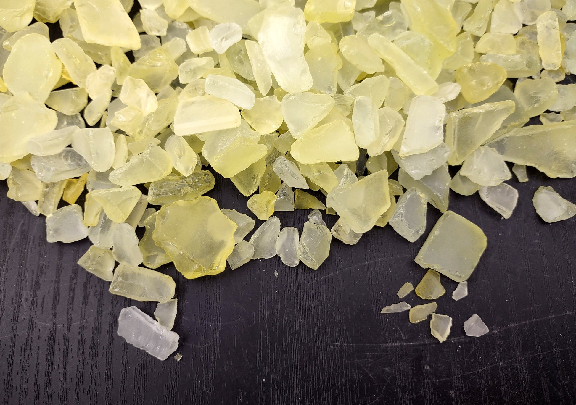 Beach Sea Glass Rough Yellow Green Medium Tumbled (approx. 1 kilogram 0.5-1+ inches) Man made frosted sea glass fragments. Copyright 2024 seashellsupply.com